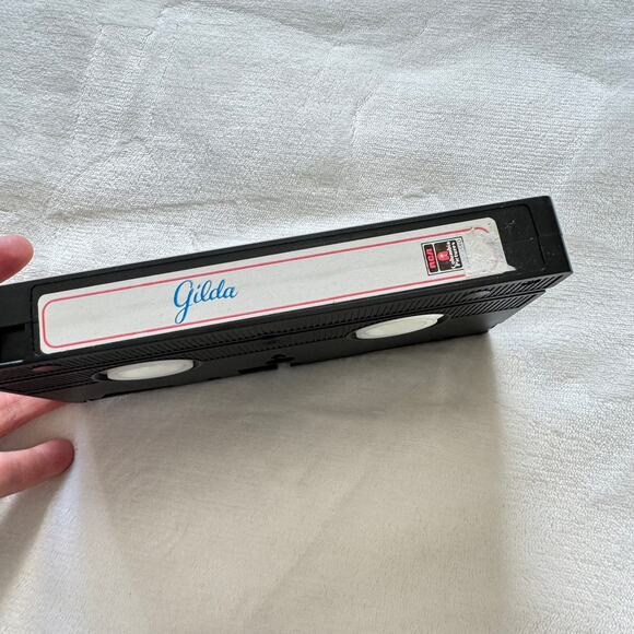 Gilda Starring RIta Hayworth 1986 VHS - Picture 4 of 10